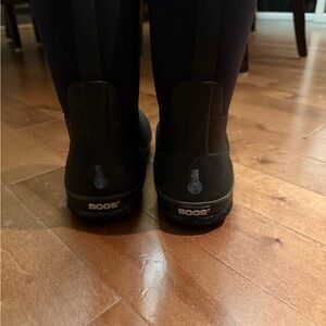 BOGS Youth size 7 Black Insulated Boots
